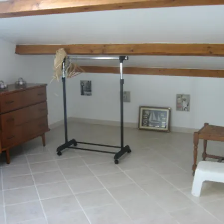 Apartment T 2 Avec Velux Sous Les Combes De 34 M2 *
