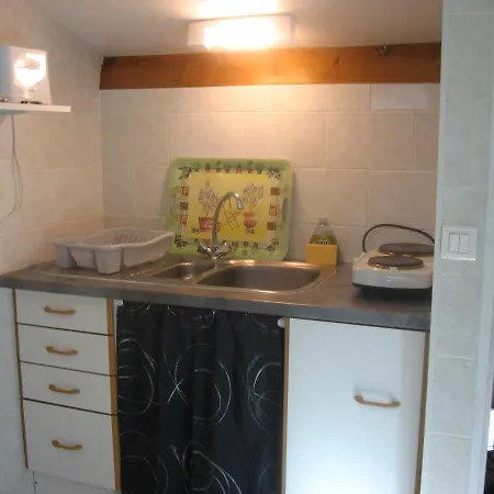 Apartment T 2 Avec Velux Sous Les Combes De 34 M2