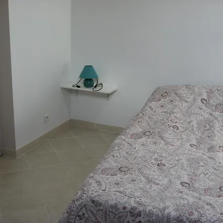 T 2 Avec Velux Sous Les Combes De 34 M2 Apartment