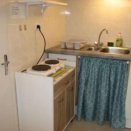 T 2 Avec Velux Sous Les Combes De 34 M2 Apartment